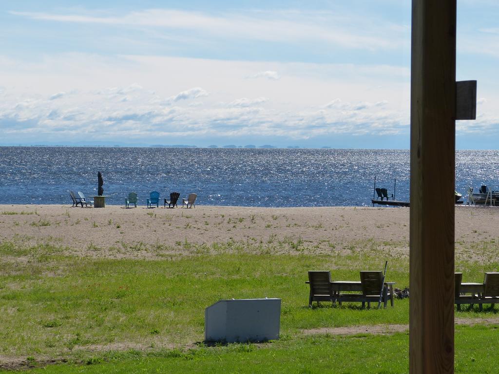 Domaine Sur Une Plage Saint-Félicien Exteriör bild